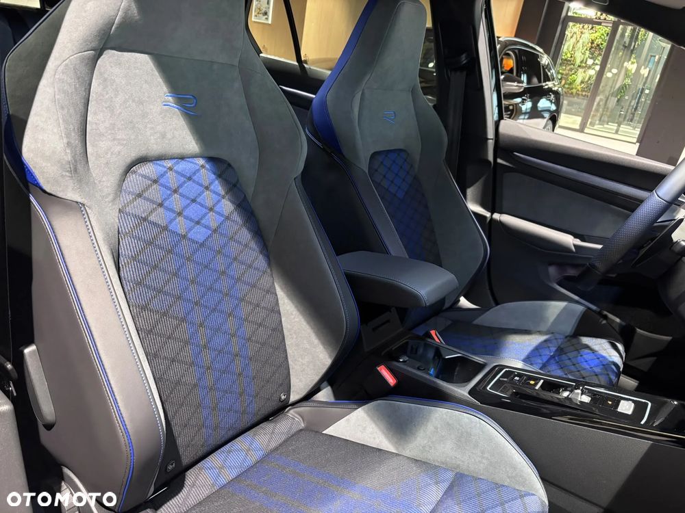 Volkswagen Golf - 22