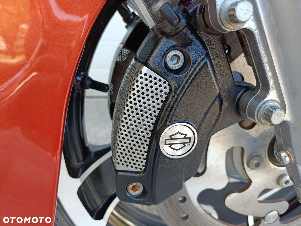Harley-Davidson Touring Street Glide - 16