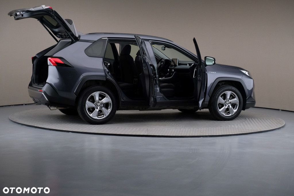 Toyota RAV4 - 6