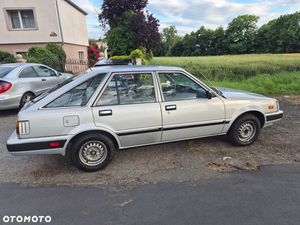 Nissan Sunny - 5