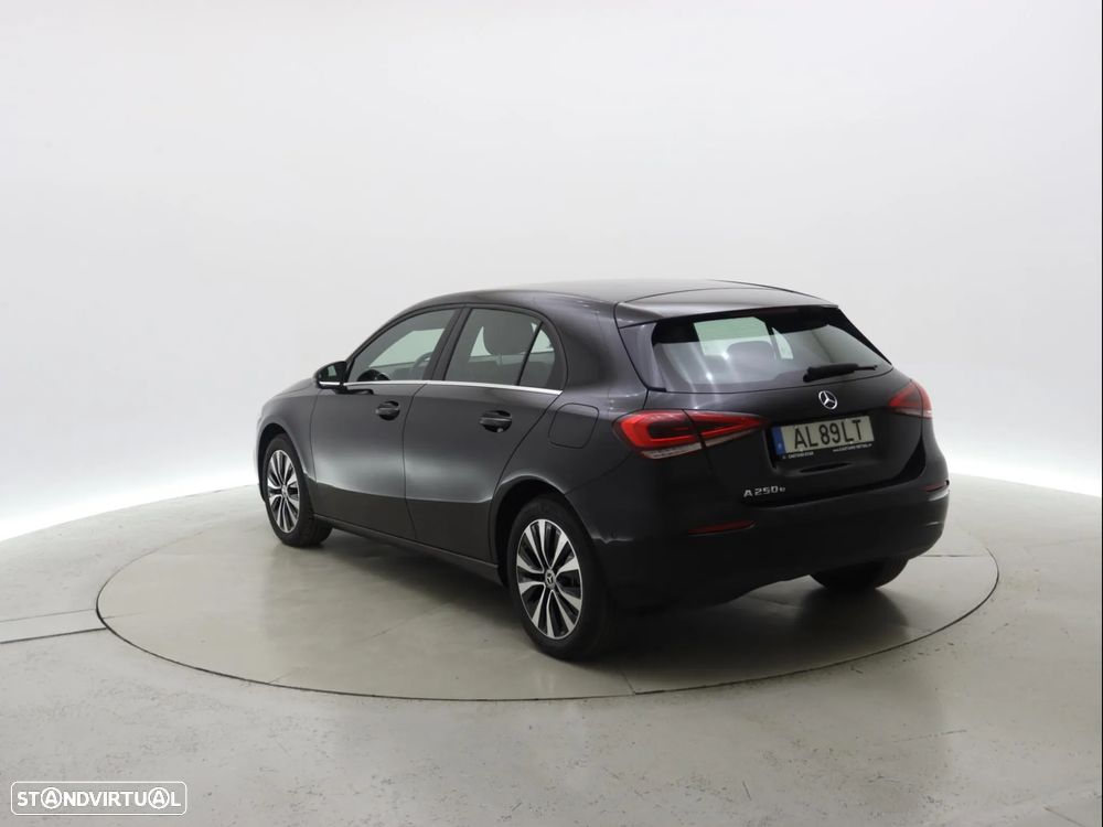 Mercedes-Benz A 250 e Style Plus - 4