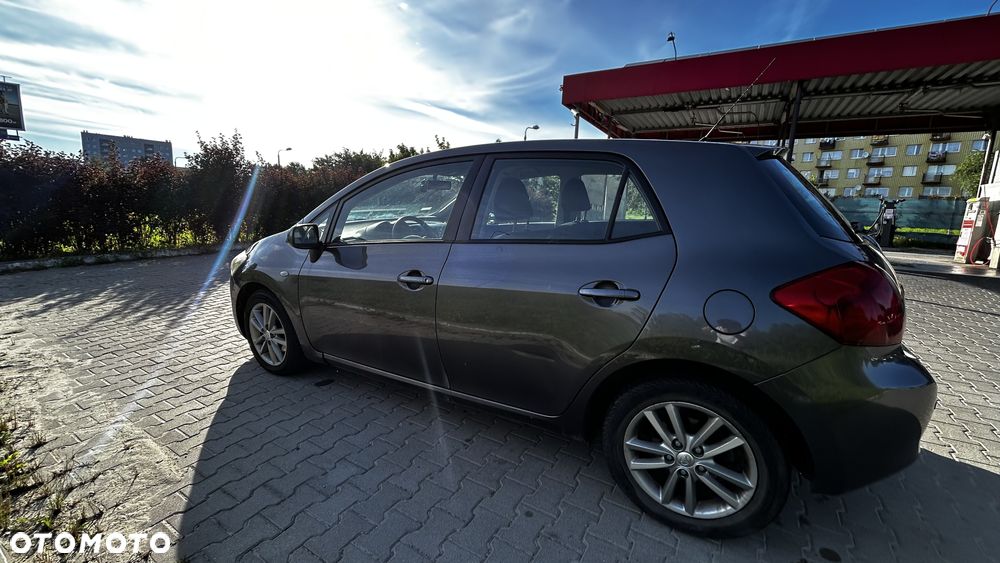 Toyota Auris 2.0 D-4D Luna - 2