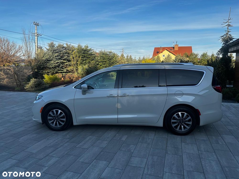 Chrysler Pacifica - 8