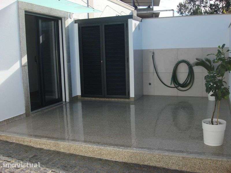 Moradia Nova Estilo Moderno T1 Rés-do-Chão, tem Pátio com 56m2. - Grande imagem: 3/12