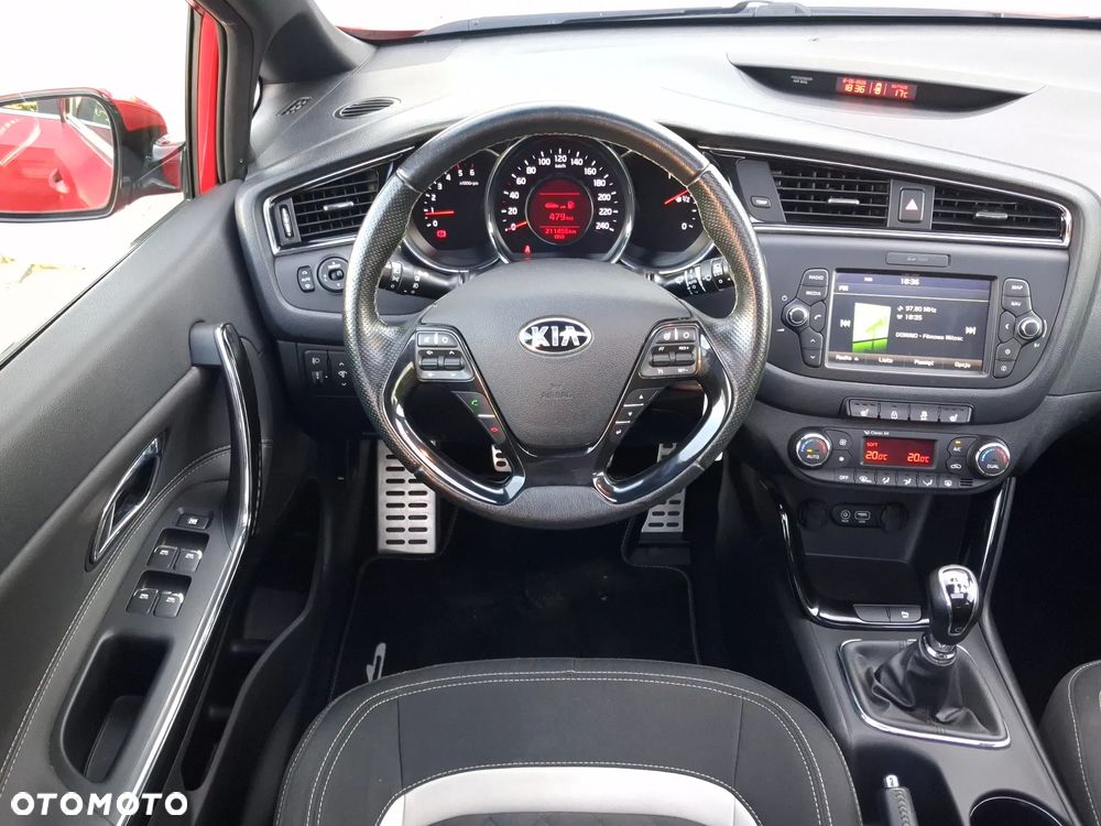 Kia Ceed 1.6 CRDi 136 ISG GT Line - 30