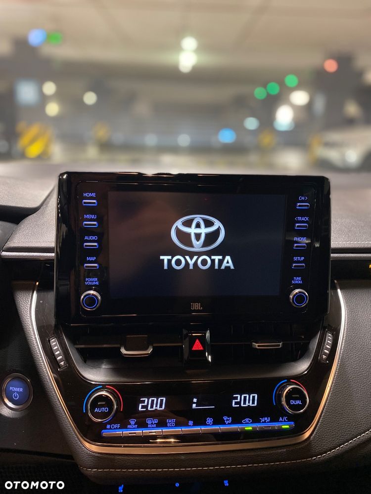 Toyota Corolla 2.0 Hybrid Executive - 30