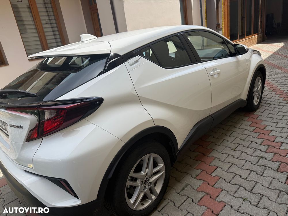 TOYOTA C-HR 2023 — imagine 4