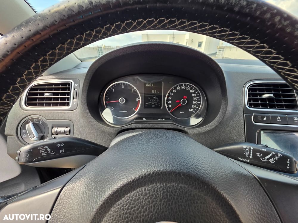 Volkswagen Polo 1.6 TDI Cross - 16