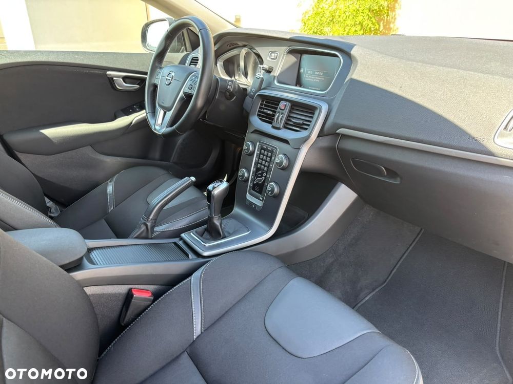 Volvo V40 T2 Drive-E Momentum - 14
