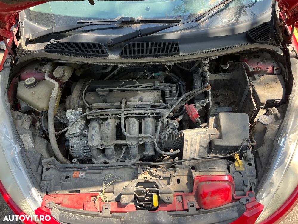 Dezmembrez Ford Fiesta MK6 2012 rosu benzina - 4