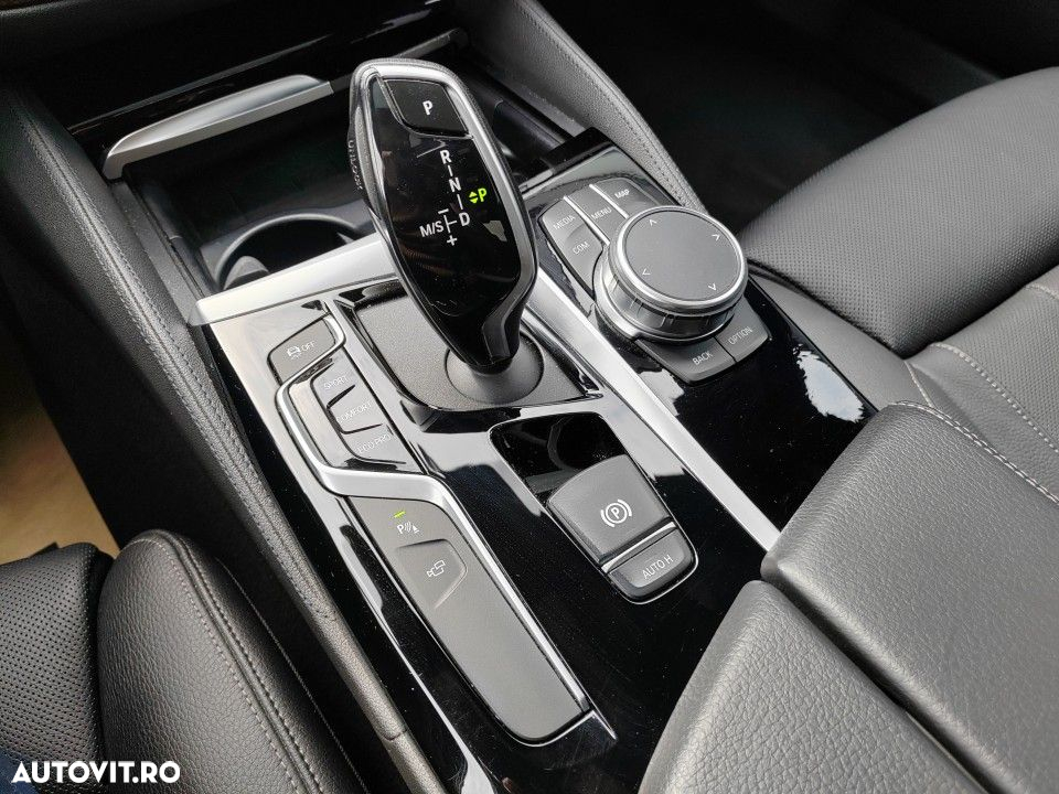 BMW Seria 5 530d xDrive AT - 26