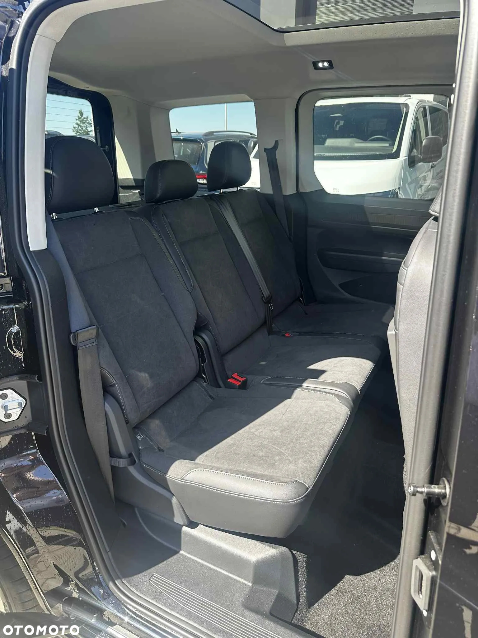Volkswagen Caddy 2.0 TDI Dark Label DSG - 13