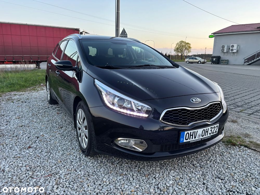 Kia Ceed 1.6 CRDi 128 Dream Team Edition - 20