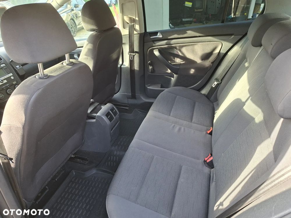 Volkswagen Golf 2.0 TDI Comfortline - 5