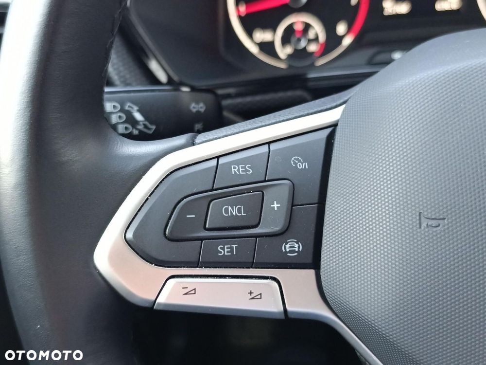 Volkswagen T-Cross - 33