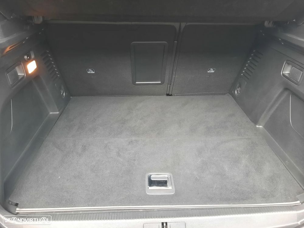 Peugeot 3008 1.6 Hybrid4 GT Line e-EAT8 - 56