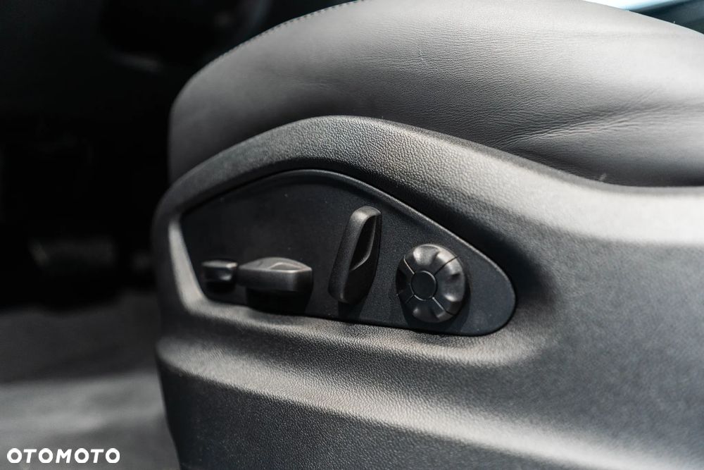 Porsche Cayenne Black Edition - 32