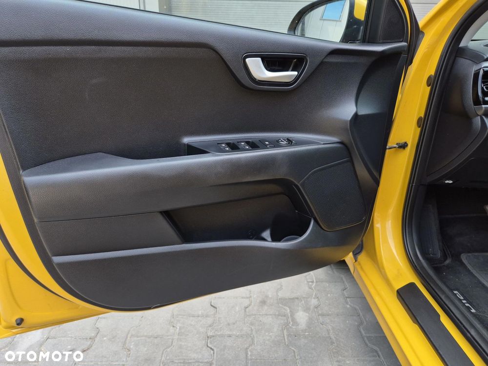 Kia Rio 1.4 L - 11