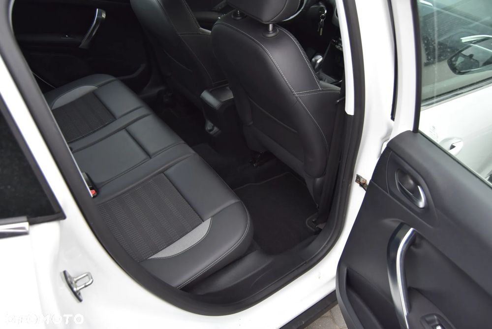 Peugeot 2008 120 VTI Allure - 16