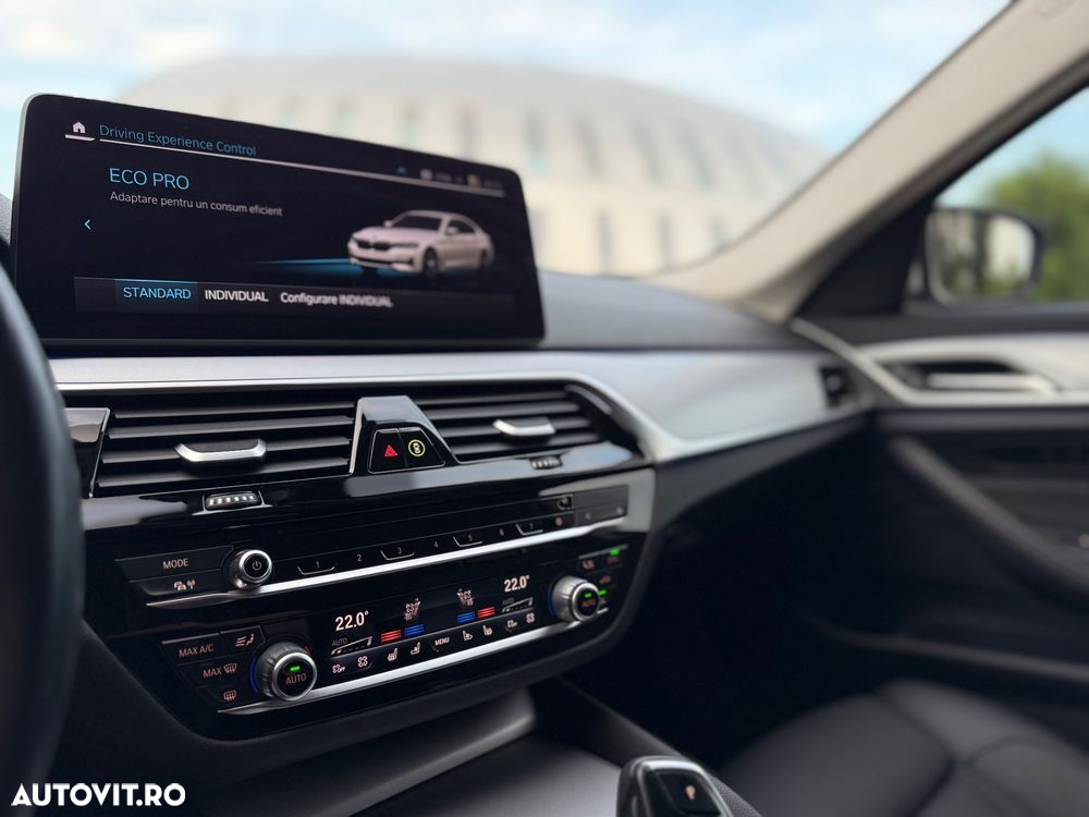 BMW Seria 5 520d xDrive AT MHEV - 15