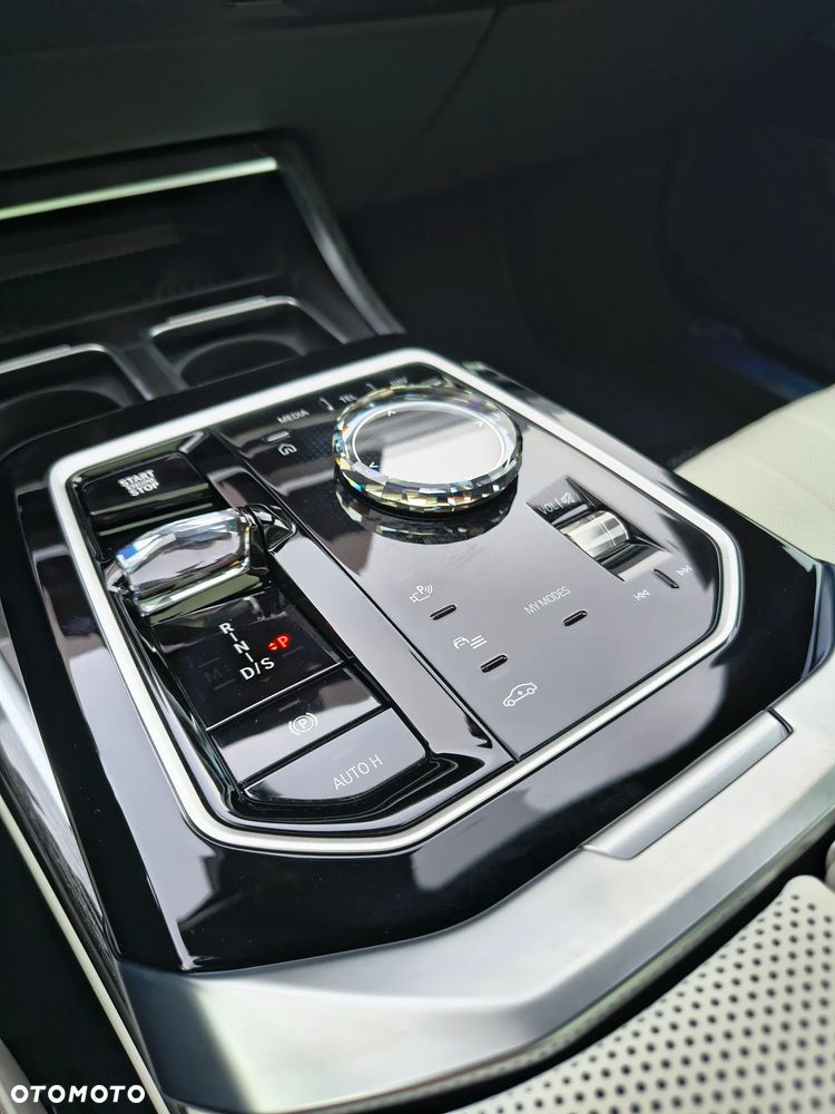BMW Seria 7 - 13