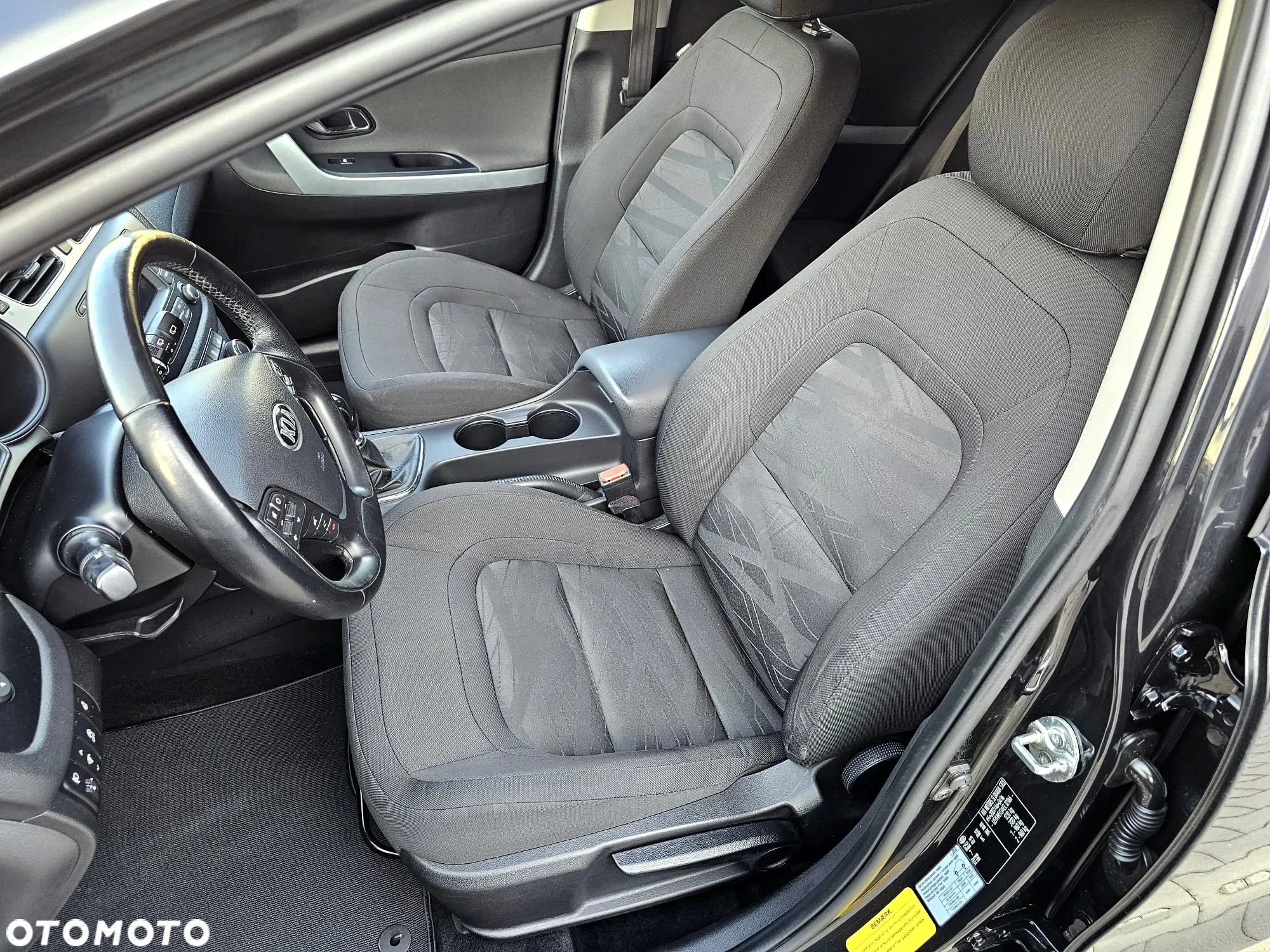 Kia Ceed 1.6 GDI Vision - 23