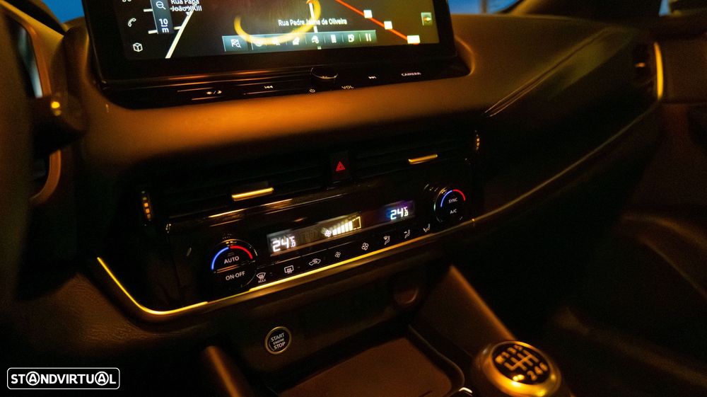 Nissan Qashqai 1.3 DIG-T Tekna SKY - 20