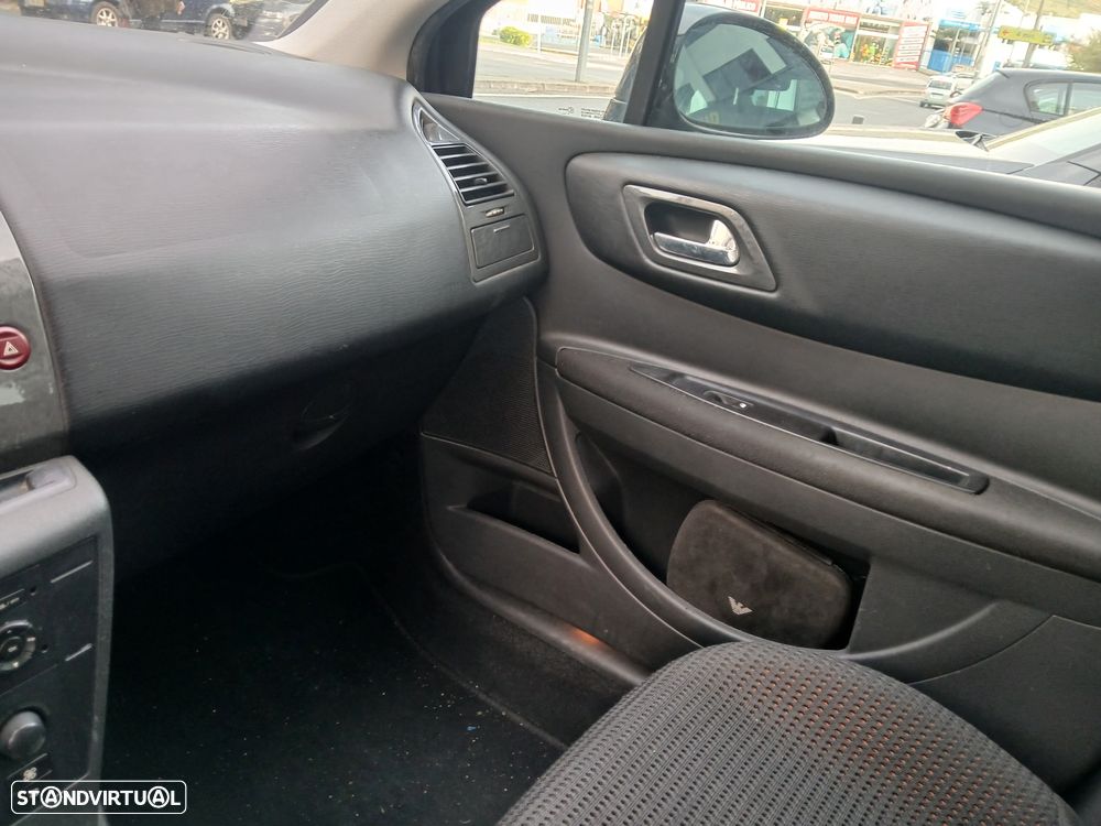 Citroën C4 1.6 HDi 110 Exclusive - 13