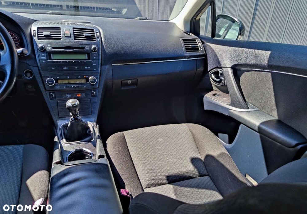 Toyota Avensis - 19