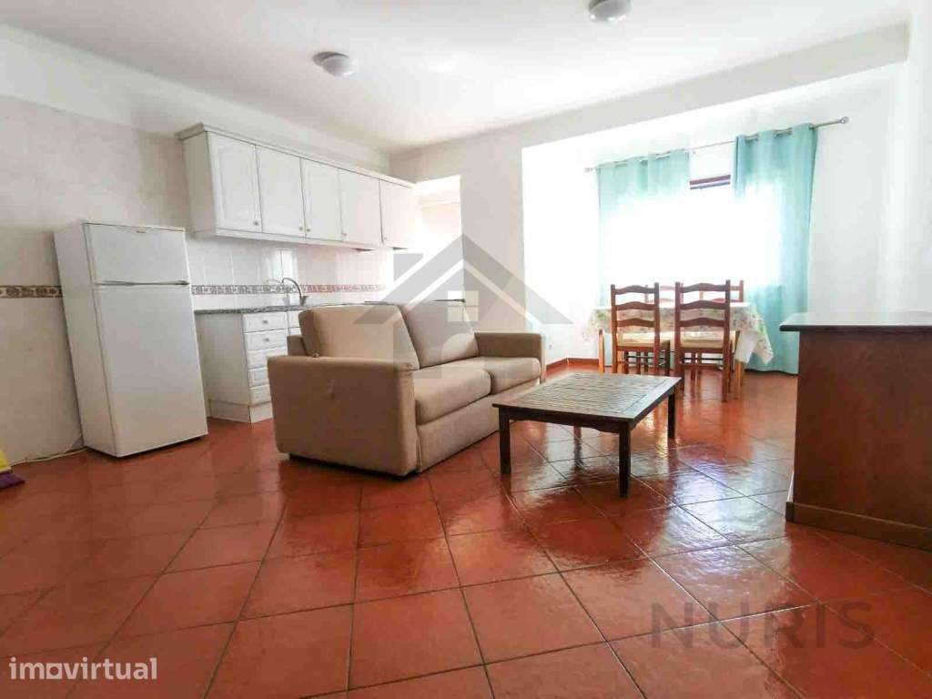 Apartamento T2 para Arrendamento Anual na Praia da Rocha - Grande imagem: 2/13