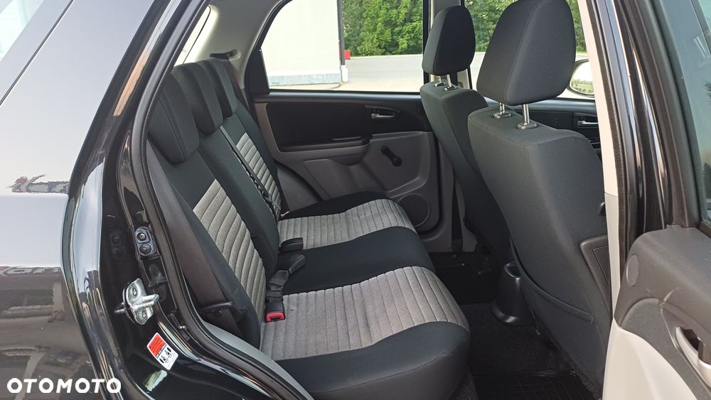 Suzuki SX4 1.9 DDiS 4WD GS / Premium - 13