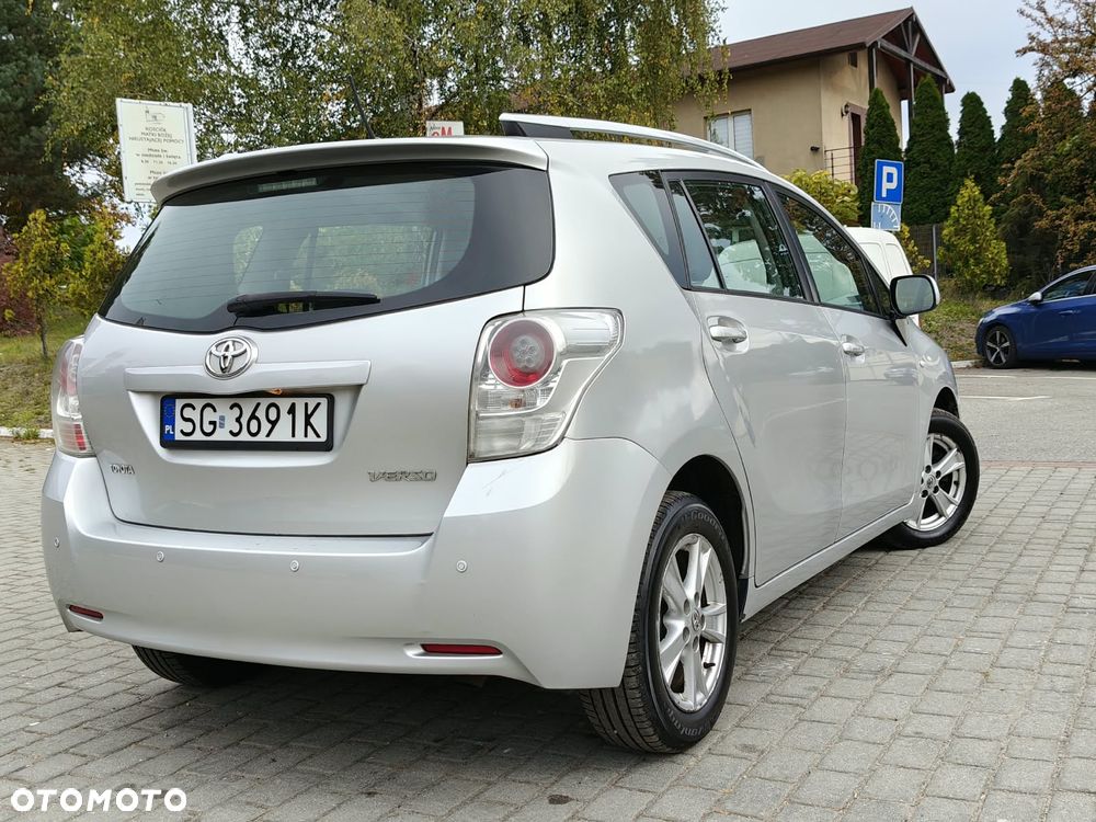 Toyota Verso 2.0 D-4D Premium - 2