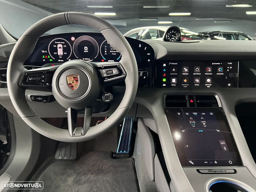 Porsche Taycan Sport Turismo - 24