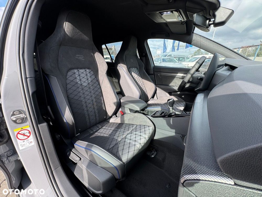 Volkswagen Golf 1.5 TSI R-Line Plus - 18