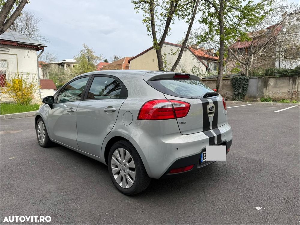 Kia Rio 1.4 DSL Comfort - 4