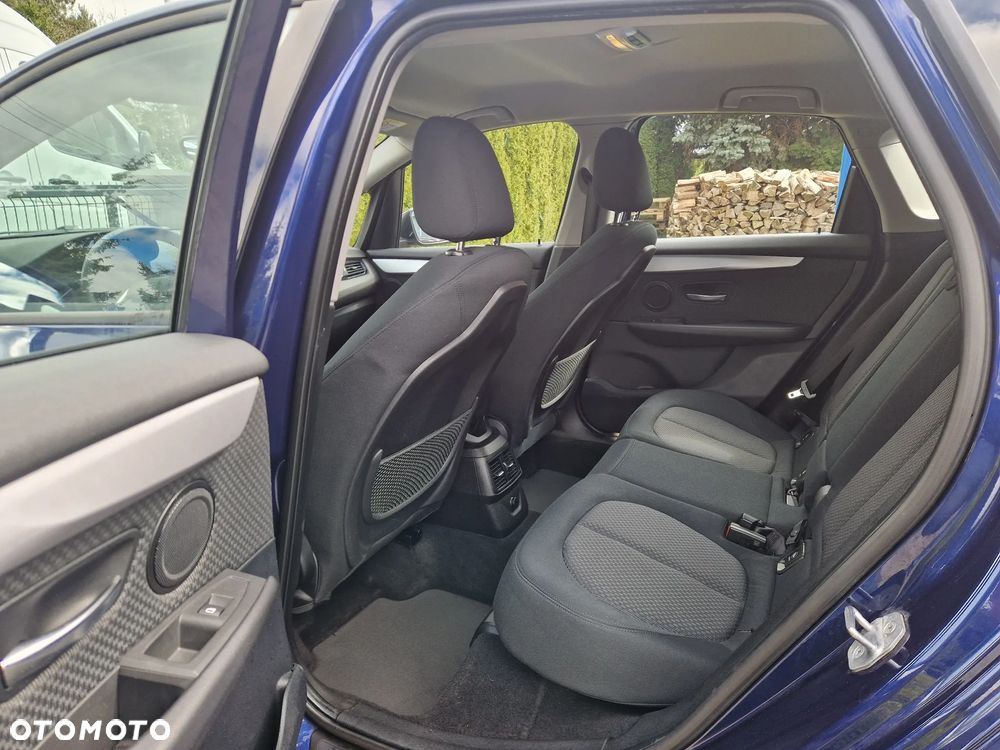 BMW Seria 2 218i - 32