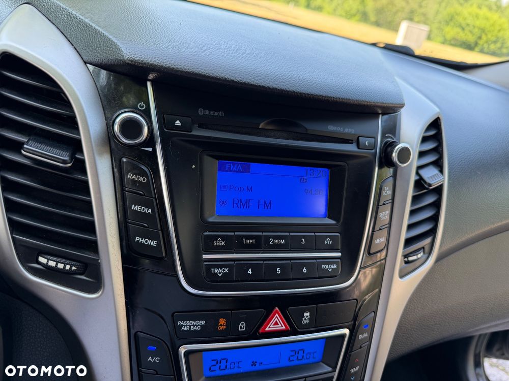 Hyundai i30 blue Kombi 1.6 CRDi Style - 30