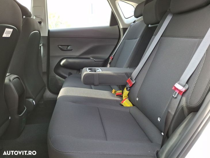 Hyundai KONA - 15