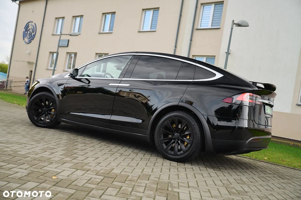 Tesla Model X 90 D - 10