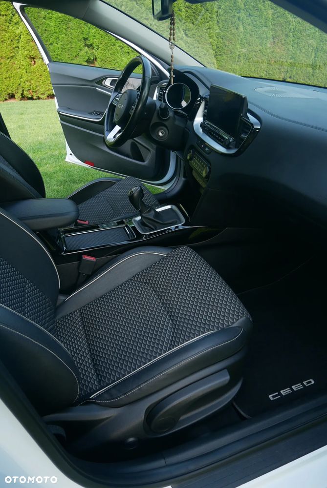 Kia Ceed 1.5 T-GDI Business Line - 16
