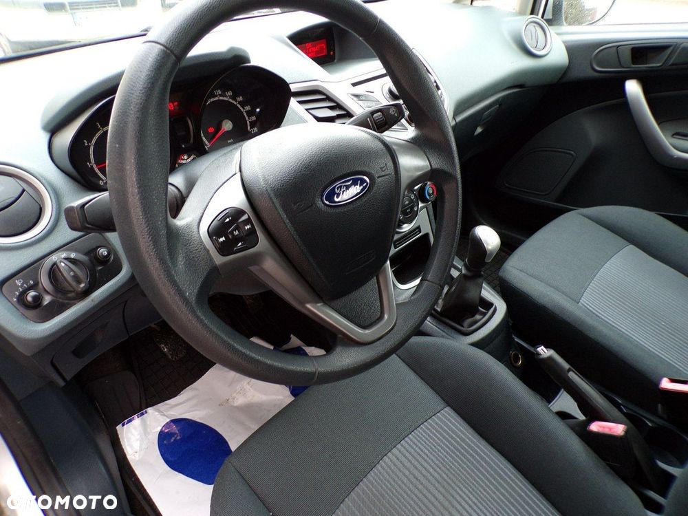 Ford Fiesta - 17