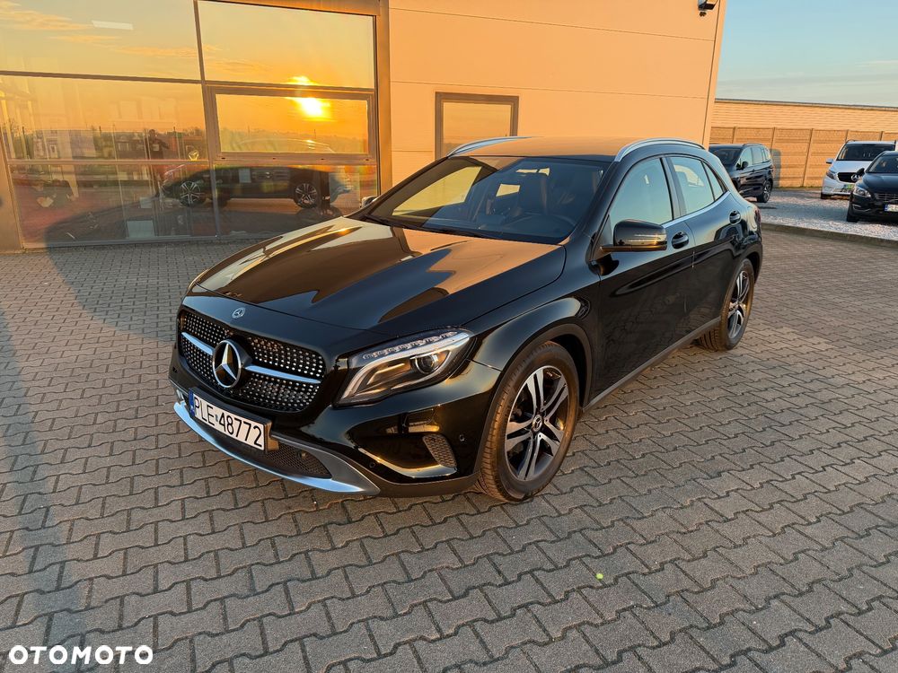 Mercedes-Benz GLA 200 7G-DCT - 29