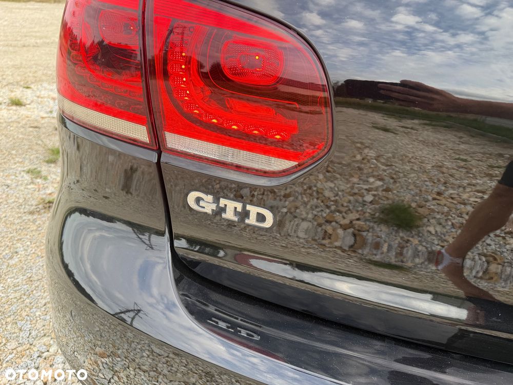 Volkswagen Golf - 37