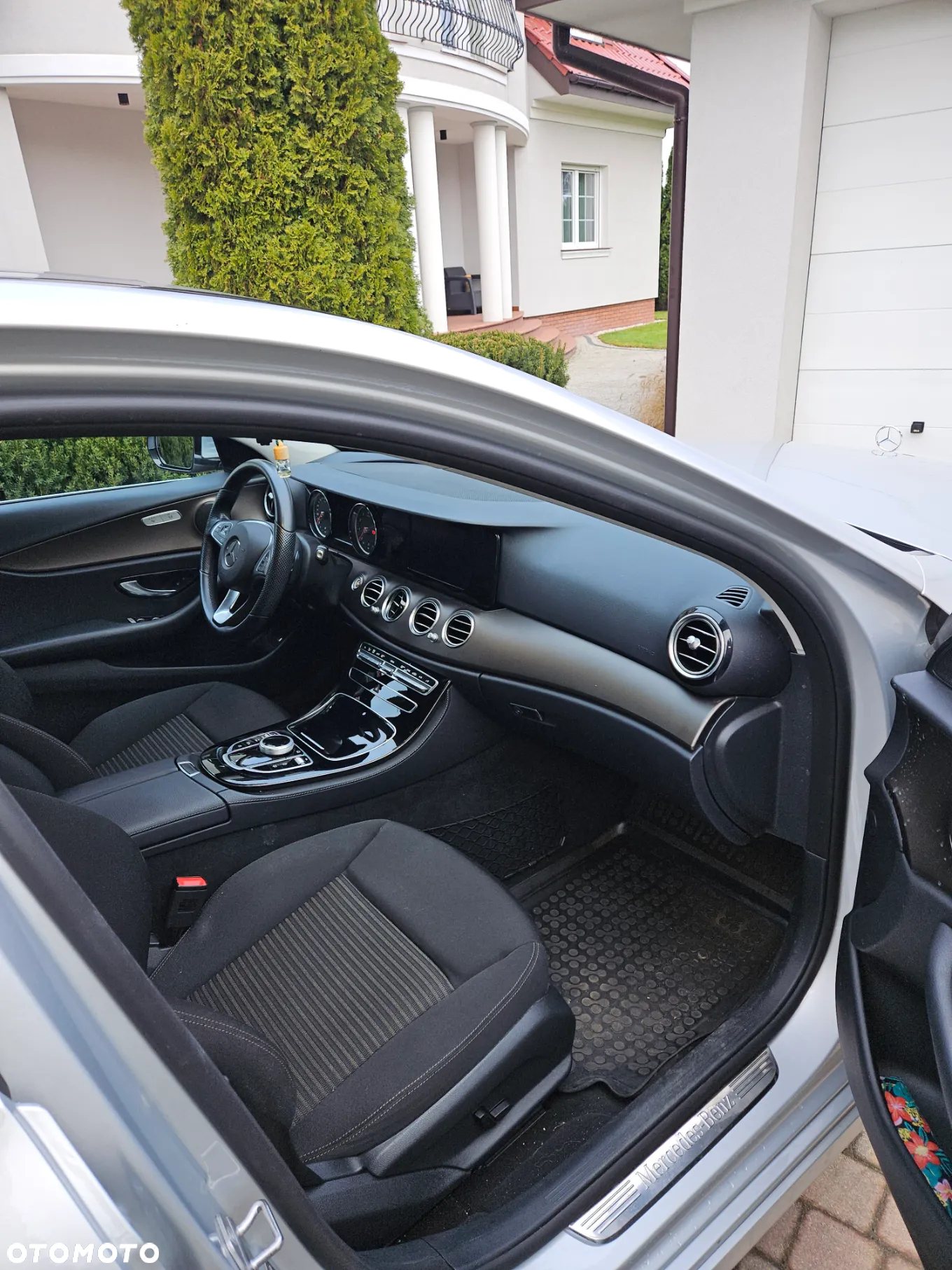 Mercedes-Benz Klasa E 220 d 9G-TRONIC - 11