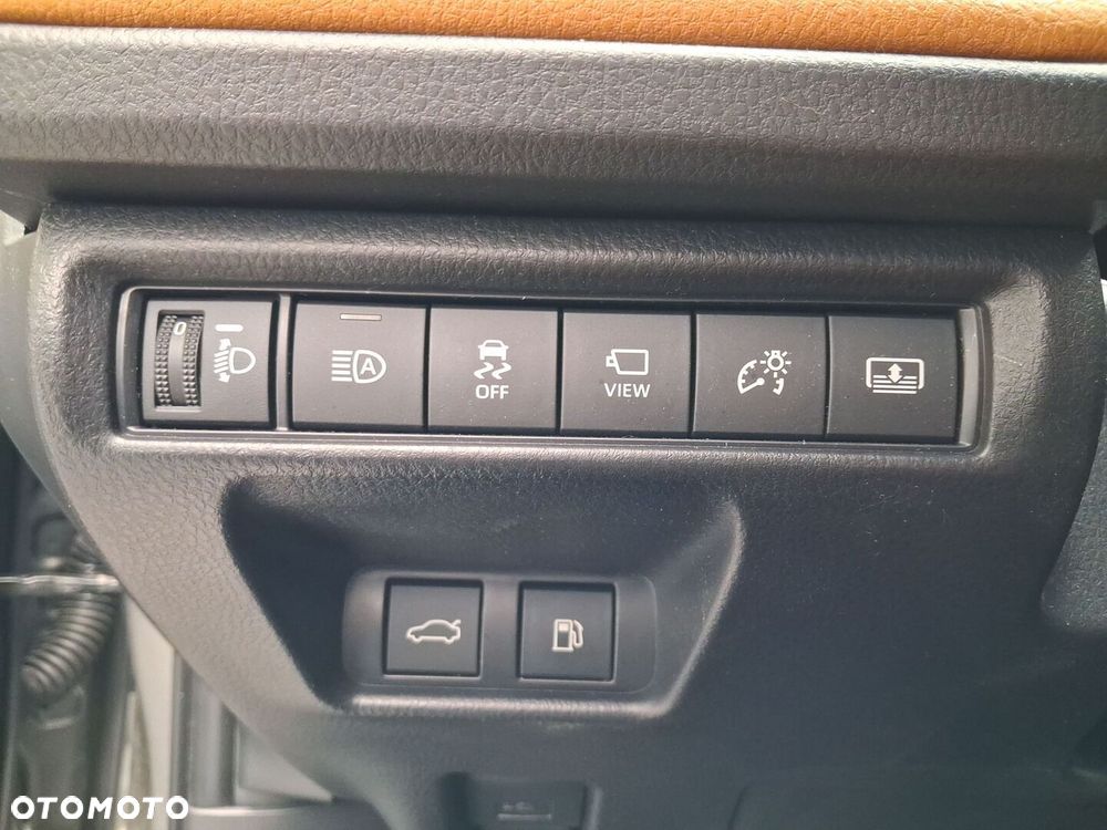 Toyota Camry - 29