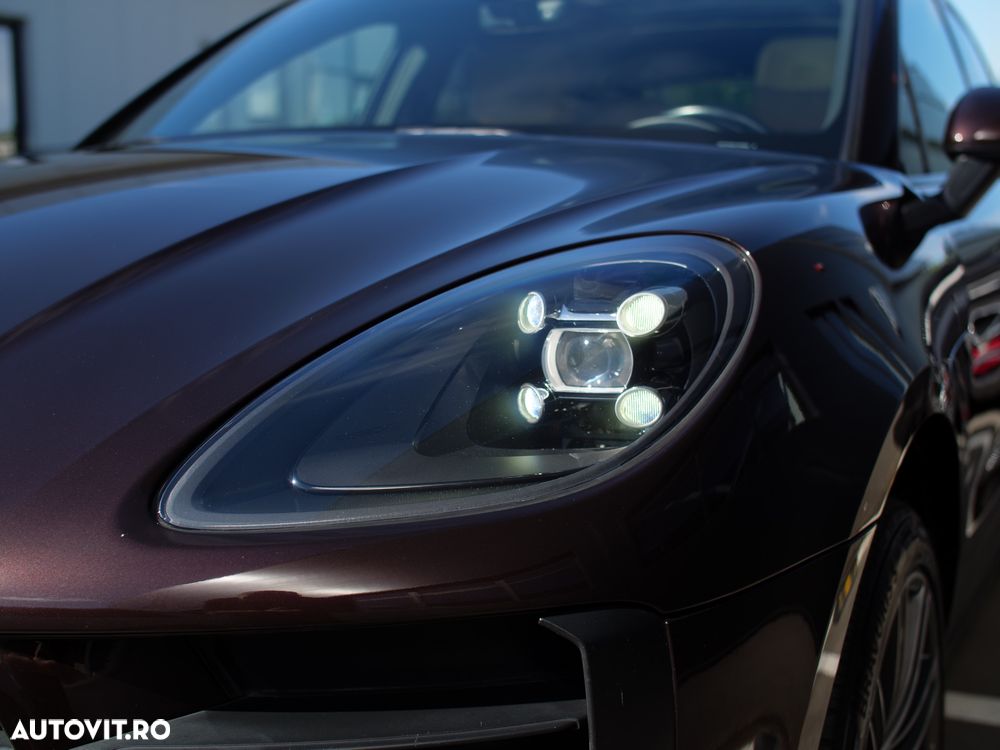 Porsche Macan - 24