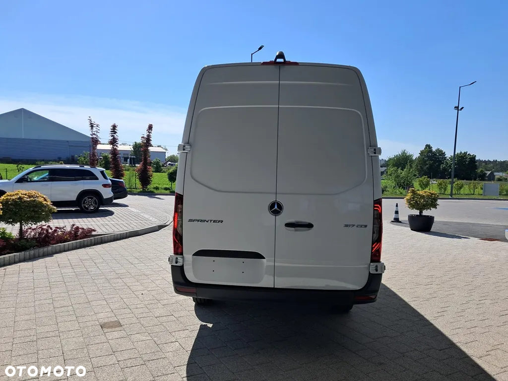 Mercedes-Benz Sprinter - 7