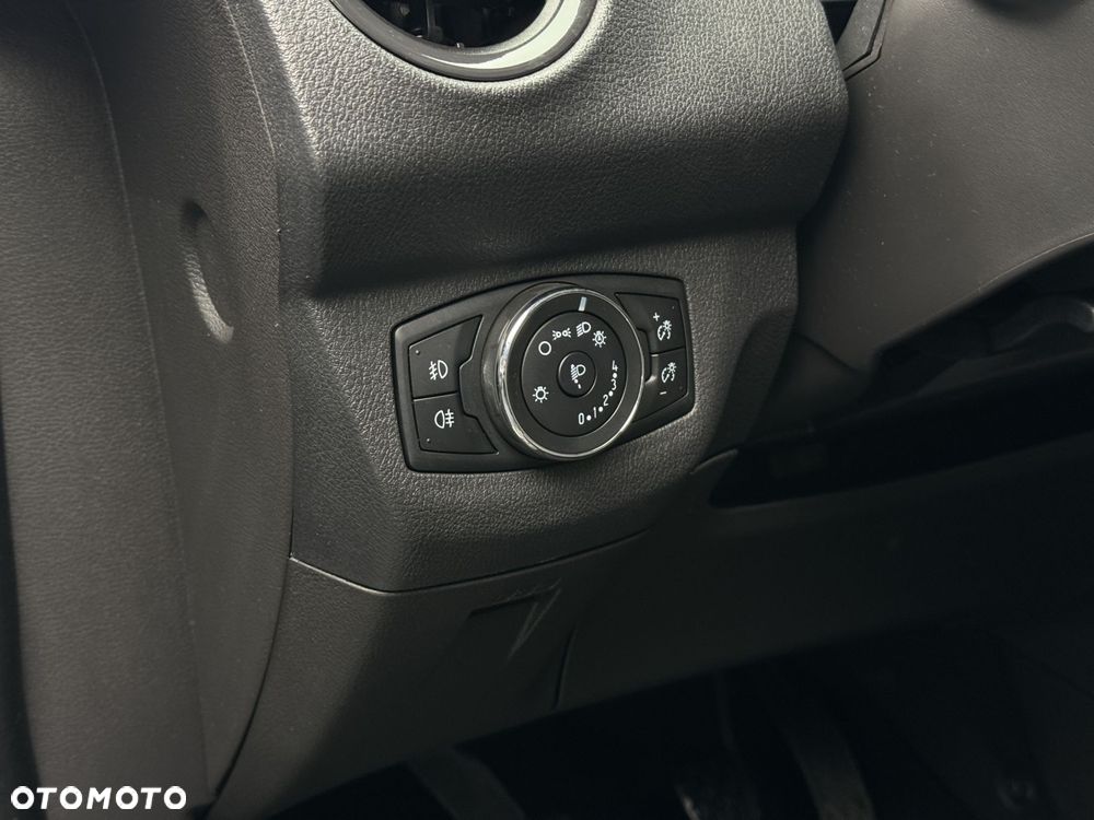 Ford Tourneo Courier 1.0 EcoBoost Titanium - 25