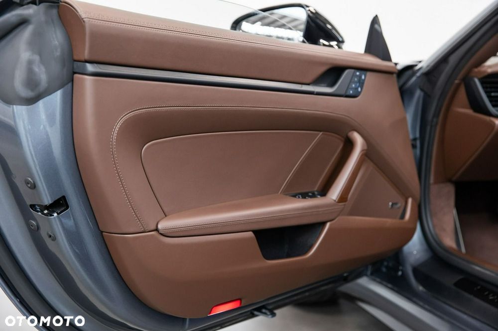 Porsche 911 Targa 4 GTS PDK - 33