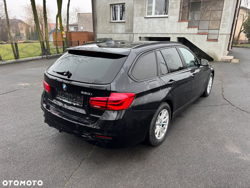 BMW Seria 3 320i Luxury Line - 7